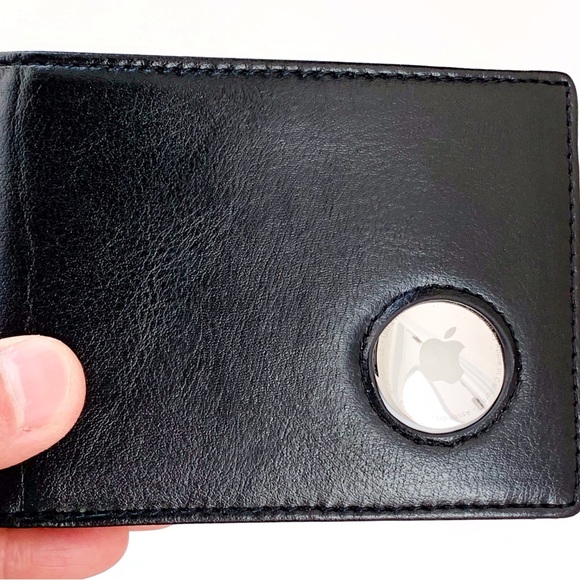 mobi.D (mobile digital) Smart AirTag Classic Leather Wallet - Picture 10 of 12